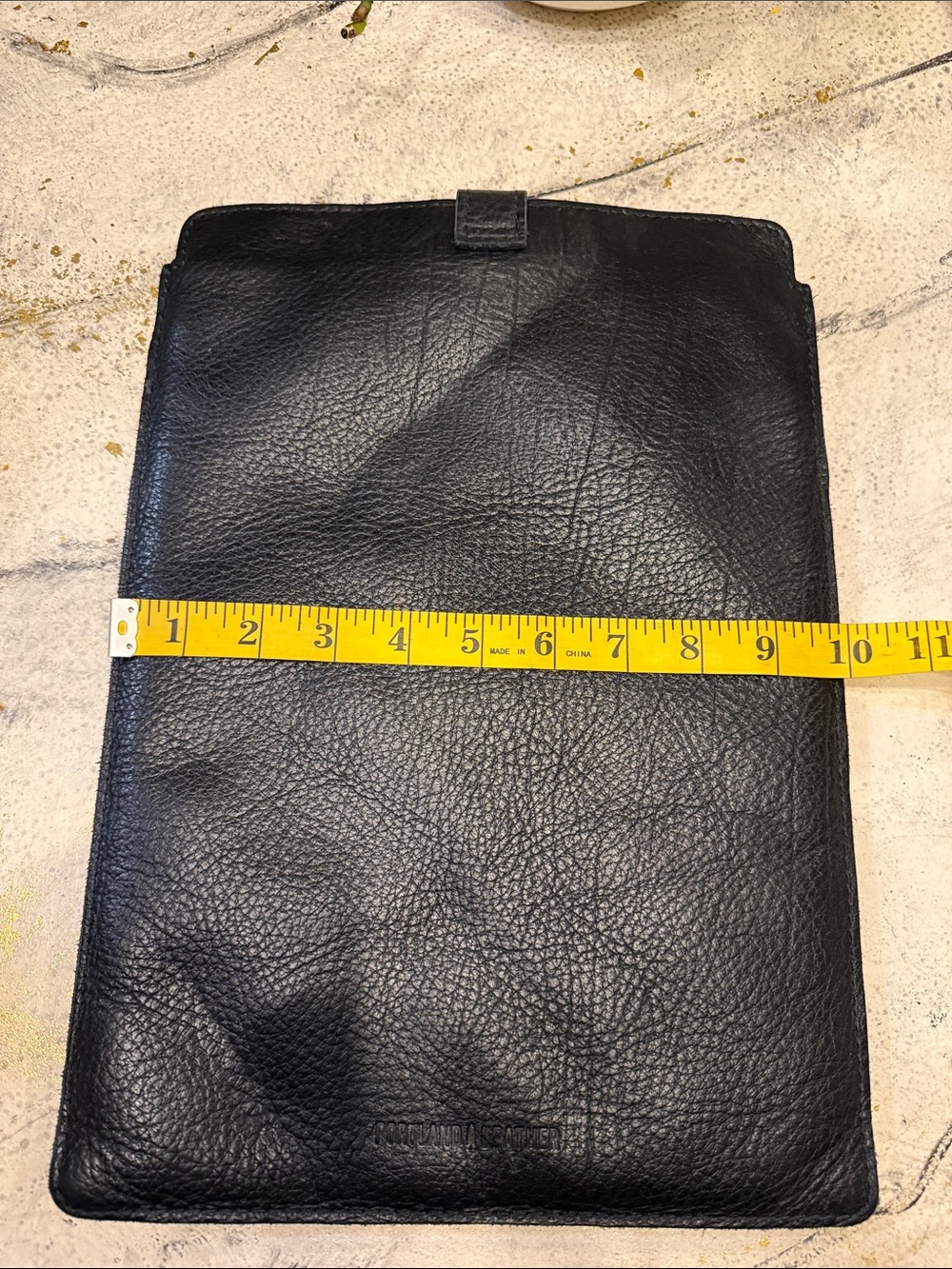 Portland Leather Black Pebbled Leather Tablet Sleeve - Picture 4 of 5